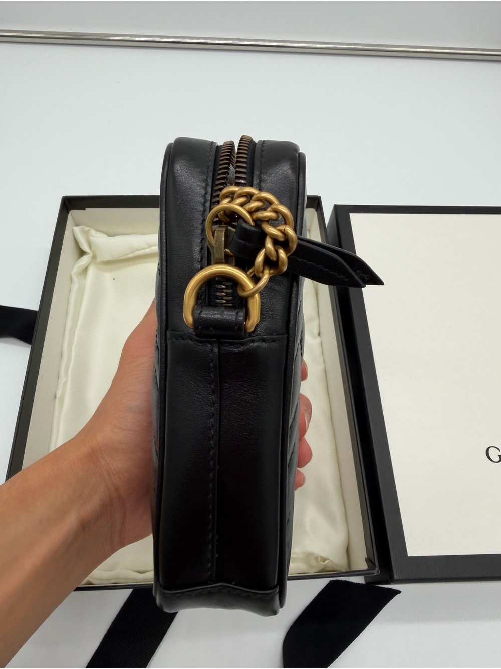🆕 in Box Gucci Black Chevron Leather Mini Crossbody with Gold GG - Picture 3 of 11